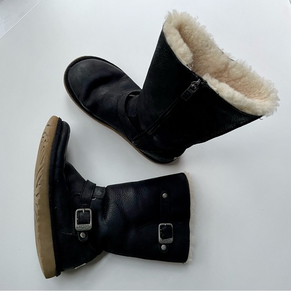 UGG - Picture 2 of 8